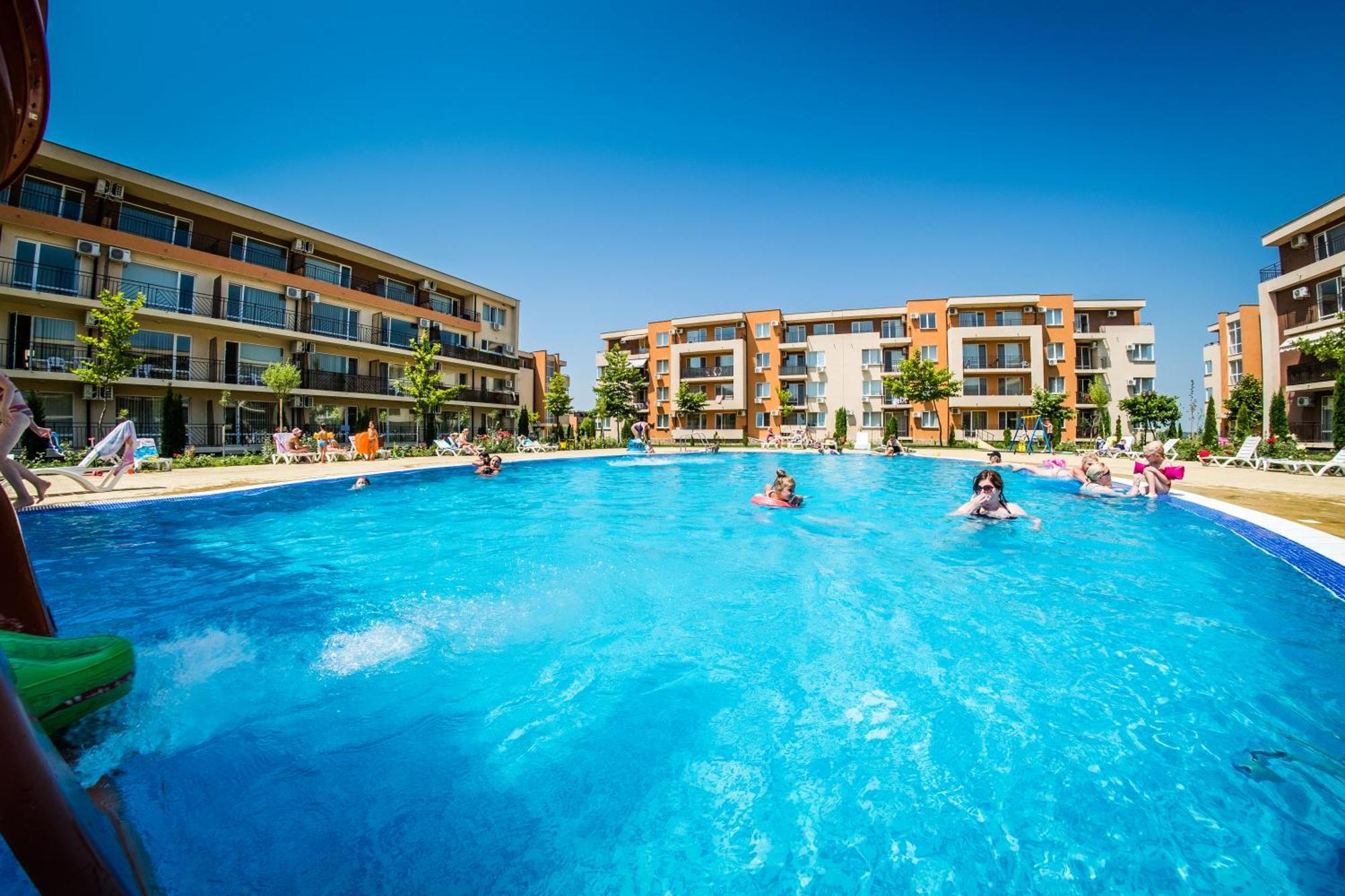 Holiday Garden Resort Sunny Beach Exterior photo