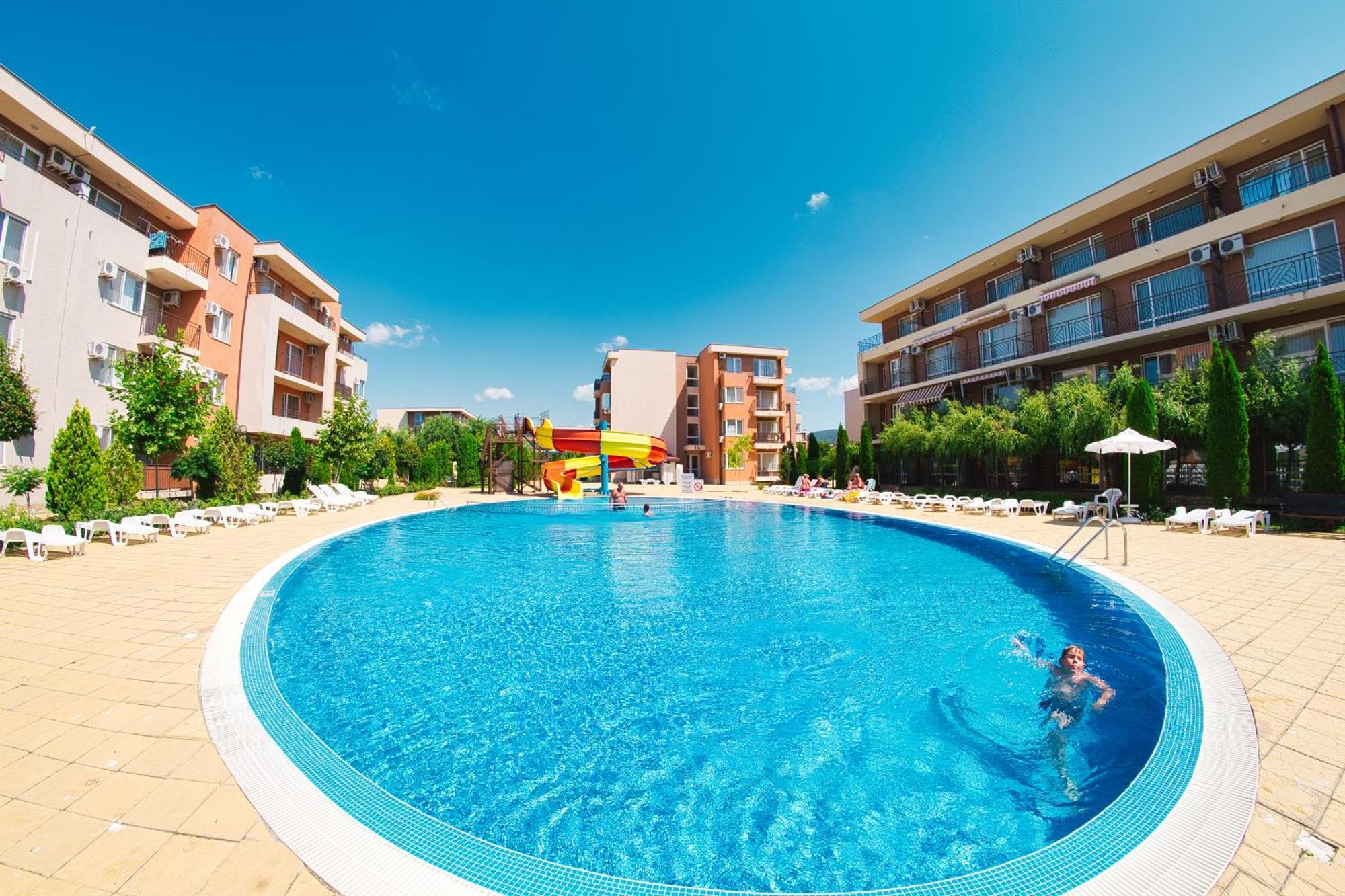 Holiday Garden Resort Sunny Beach Exterior photo