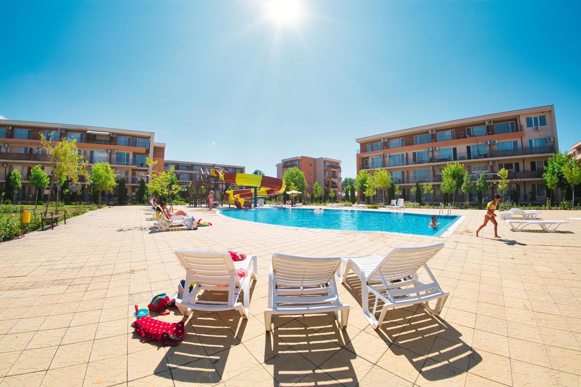 Holiday Garden Resort Sunny Beach Exterior photo